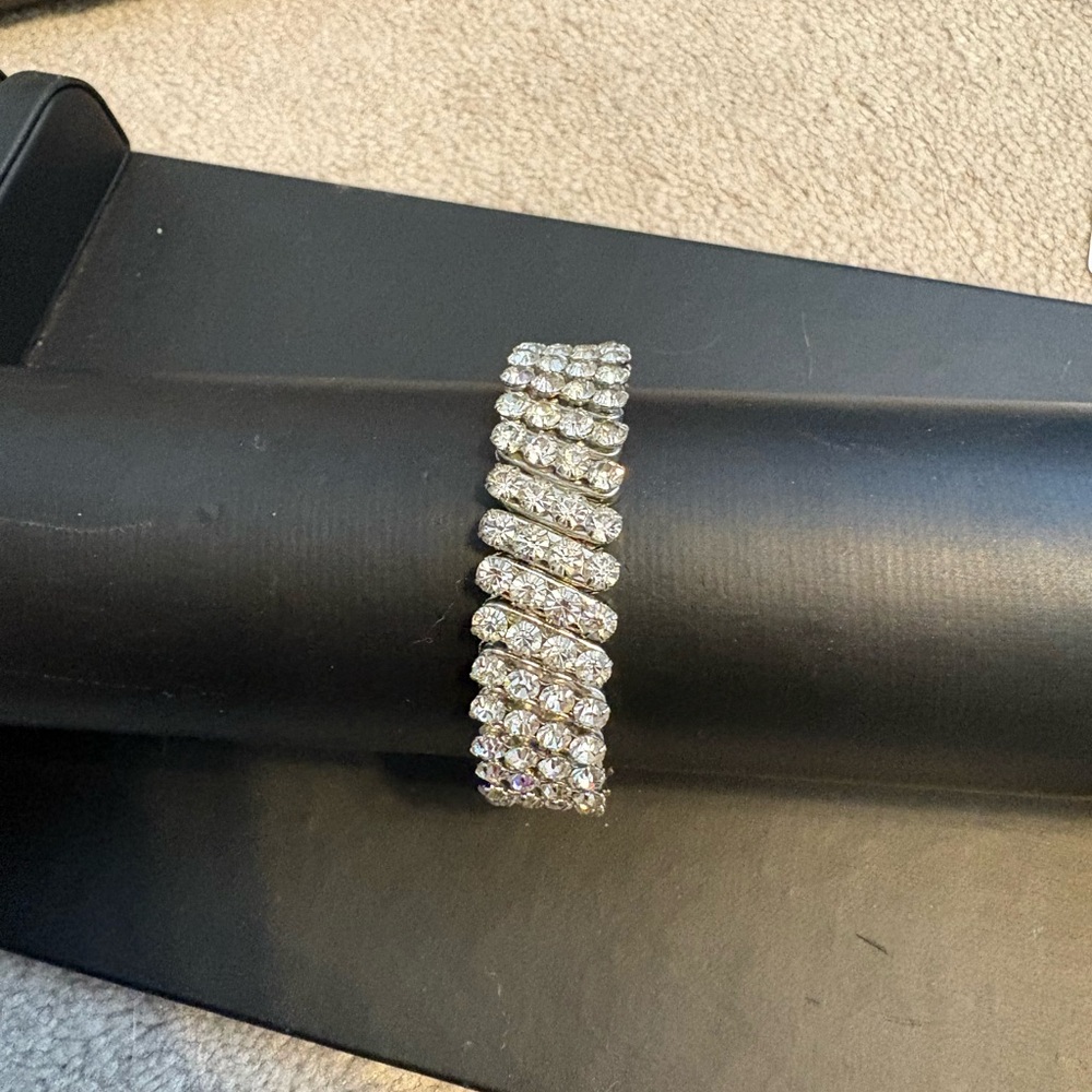 Vintage Silver tone clear rhinestone stretch bracelet
